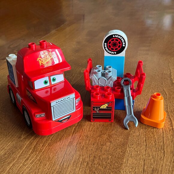 Duplo "Cars" Mack set - Picture 1 of 5